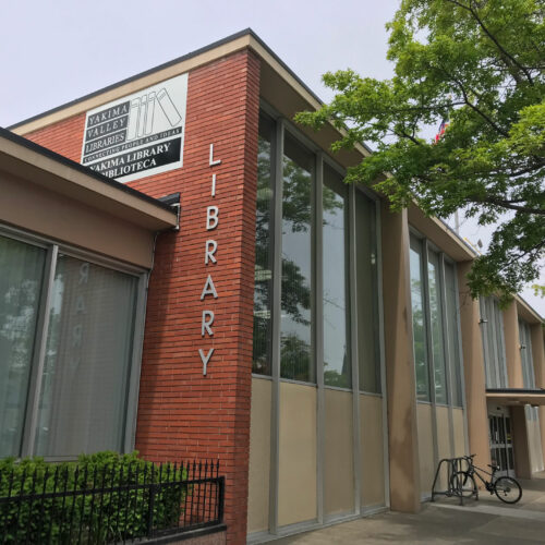 The exterior of the Yakima Central Library. (Credit: Johanna Bejarano / NWPB)