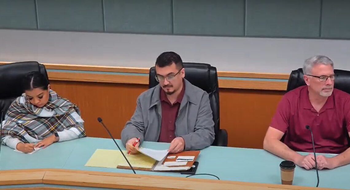 Sunnyside Councilmembers. From left to right: Council member for District 3 Vicky Frausto, Vice Mayor Jorge Galván, and Mayor Dean Broersma, during the press conference held on January 27, 2025.