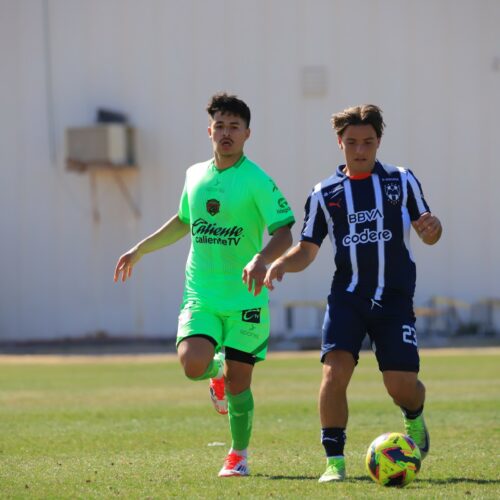 Chris Aquino, left, playing with FC Juarez Under-23.