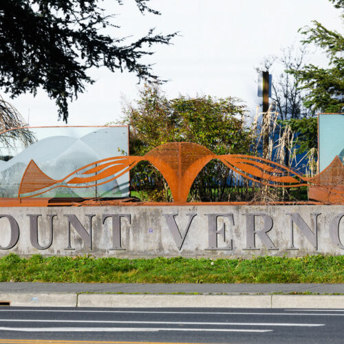 Sign for the City of Mount Vernon, Washington, during the day. (Credit: Ian Dewar Photography/Adobe Stock)